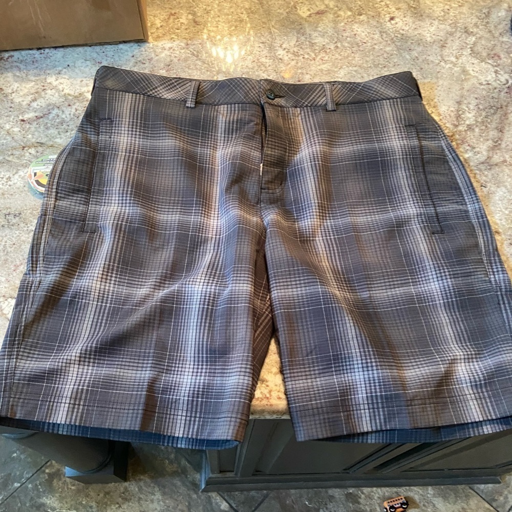 Mens size 36 AUR black/grey shorts